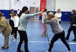 Bodrum'da pilates için gelen kadınlara savunma eğitimi