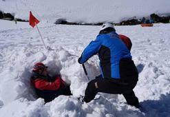 AFAD, Uludağ'da 150 personel ile 'Çığ Arama Kurtarma' tatbikatı yaptı