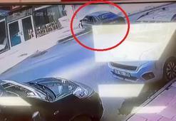 Otomobilin mobilya mağazasına girdiği kaza kamerada