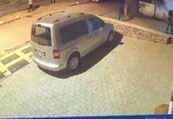 Kadıköy'de merdivenle girdiler, evdekilerin ellerini ve ayaklarını bağlayıp altınları çaldılar