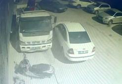 Otomobil, araca çarptı; tamirhaneye daldı; kaza kamerada