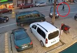 Otomobilin çarptığı yaya ağır yaralandı; o anlar kamerada