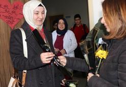 Fatma Nur öğretmenin anısına 650 meslektaşına çiçek dağıttılar