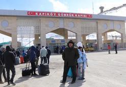 İranlılar Türkiye sınırında barış mesajları verdi