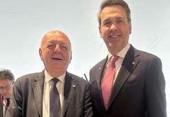 Bakan Bayraktar, İtalya Çevre ve Enerji Güvenliği Bakanı Fratin ile bir araya geldi