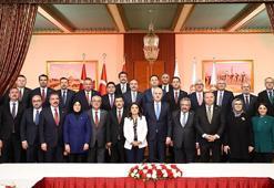 Kurtulmuş, ‘Terörsüz Türkiye’ komisyonu üyeleriyle iftarda bir araya geldi