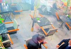 Otomobilin kafeye girdiği kaza kamerada: 2 yaralı