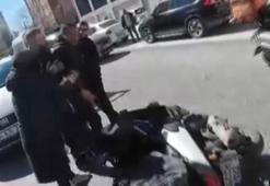 Esenyurt'ta şerit ihlali kavgası; sopayla motokuryenin üzerine yürüdü