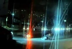 Başakşehir’de otomobilin çarptığı motosikletli yere savruldu; kaza anı kamerada