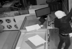 Jandarma peşini bırakmadı, kuyumcu dükkanına giren hırsız yakalandı