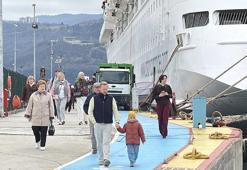 Amasra'ya kruvaziyerle 2026 yılının ilk turistleri geldi