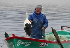 Adem Amca, 15 yıllık dostu Yaren leylekle özlem gideriyor