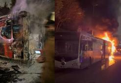 Beşiktaş'ta metrobüsün motor kısmı alev alev yandı; 60 yolcu tahliye edildi