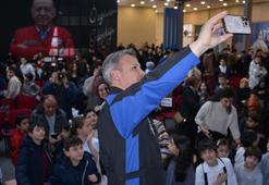 Astronot Gezeravcı: Çocukların uzaya ilgisi had safhada