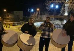 Sahura şarkı ve türkülerle kalkıyorlar