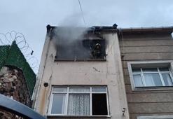 Fatih'te 2 katlı binada çıkan yangın söndürüldü; 1 ölü, 3'ü ağır 6 yaralı