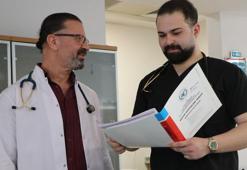 Küçükken hayalini kuruyordu, şimdi babasıyla aynı hastanede şifa dağıtıyor