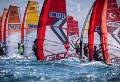 Foça'da sörf rüzgarı milli forma için esti