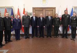 Bakan Güler, MSB sağlık personeli ile buluştu