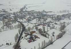 Kars’ta kar kalınlığı yarım metreyi geçti, köyler havadan görüntülendi