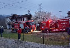 Evinde çıkan yangında dumandan zehirlenen kadın öldü
