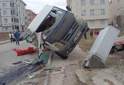 Çorum'da tarım işçilerini taşıya minibüs ile otomobil çarpıştı: 5 yaralı