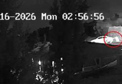 Arkadaşlarıyla sohbet ederken 4 metre yükseklikten düştü; o anlar kamerada