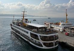 İstanbul Boğazı'nda gemi trafiği çift yönlü askıya alındı