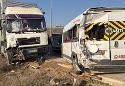 Eskişehir'de TIR, 4 araca çarptı; 12 yaralı