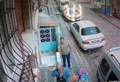 Sultangazi'de husumetli olduğu komşusuna sokakta yumrukla saldırdı
