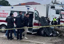 Ambulans ile kamyon çarpıştı: 1 ölü, 3 yaralı