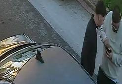 Çaldıkları yüzükleri birbirlerine takıp, eğlenmişler