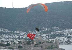 Bodrum semalarında ay yıldızlı 18 Mart anması