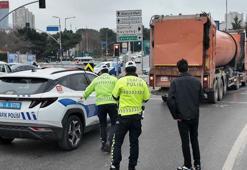 Ataşehir'de İBB'ye ait atık transfer kamyonunun çarptığı skuter sürücüsü ağır yaralandı