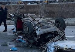 Çorum'da otomobil elektrik direğine çarpıp takla attı: 3 yaralı