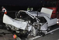 Otomobil karşı şeride geçti: 2 ölü, 5 yaralı