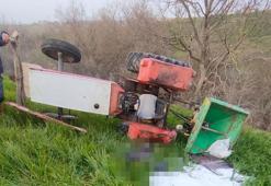 Tarlaya gübre atarken devrilen traktörün altında kalan sürücü öldü