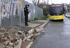 Beykoz'da İETT otobüsü aydınlatma direğine çarptı; 4 yaralı