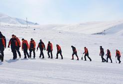 Arama kurtarma teknisyenlerine 'life beep' cihazıyla arama-kurtarma eğitimi