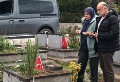 Depremzedeler arife gününde yakınlarının mezarlarını ziyaret etti