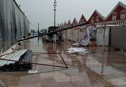 Hatay'da kuvvetli rüzgar; çatılar uçtu, stantlar yıkıldı