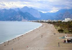 Antalya'da bayram öncesi sahil keyfi