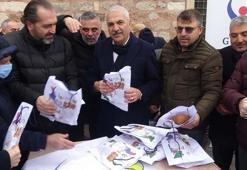 Kocaeli'de, arife gününe özel pişirilen bayram çöreği ikram edildi