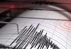 Sındırgı'da 4 büyüklüğünde deprem