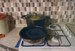 Ocakta unuttuğu yemek yandı, dumandan etkilenip öldü