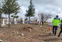 Boşanma aşamasındaki eşini anne ve babasının mezarı başında öldürüp, baldızını yaraladı
