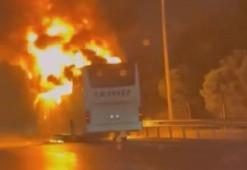 Esenler'de seyir halindeki yolcu otobüsü alev alev yandı
