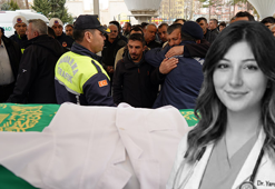 Kazada ölen tıp öğrencisi Yaren’in cenazesine, arkadaşları beyaz önlükle katıldı