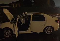 Eyüpsultan'da otomobil bariyerlere çarptı: 3 yaralı