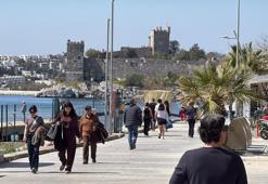 Bodrum'da bayramın son gününde tatilciler plajlarda zaman geçirdi